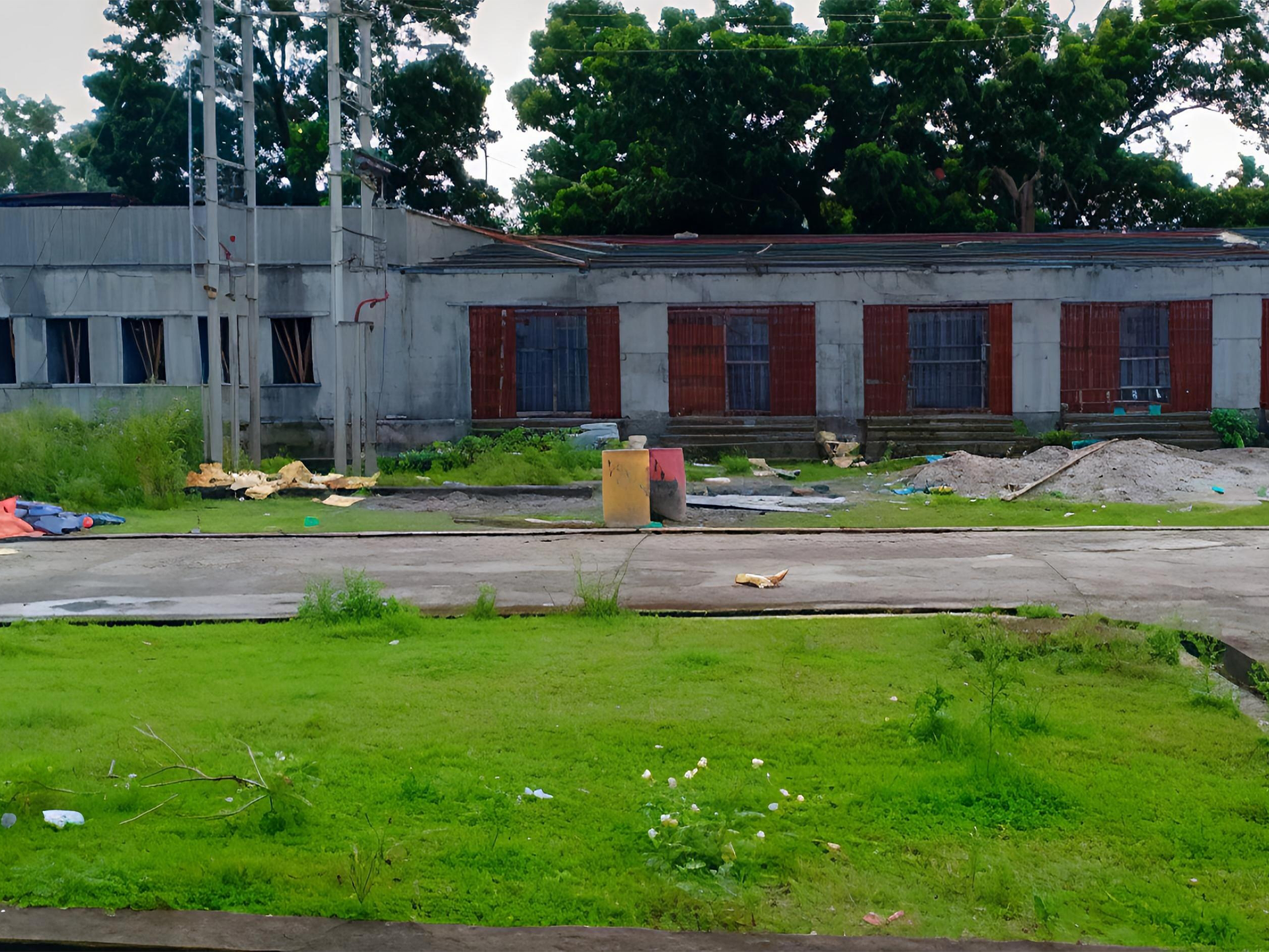 Jhansi - Plateform Wall